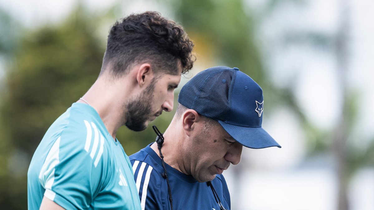 Diogo Dias e Leonardo Jardim - (foto: Gustavo Aleixo/Cruzeiro)