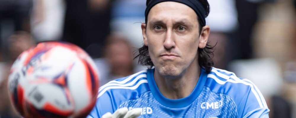 Cássio vê Cruzeiro diferente contra Atlético e se apega em histórico recente