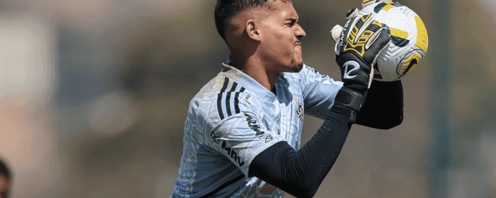 Clube europeu sofre transfer ban da Fifa por dívida com o Atlético