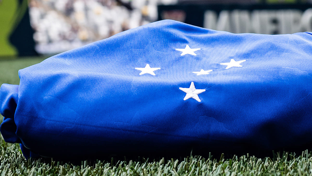 Uniforme principal do Cruzeiro para 2026 (foto: Gustavo Aleixo/Cruzeiro)