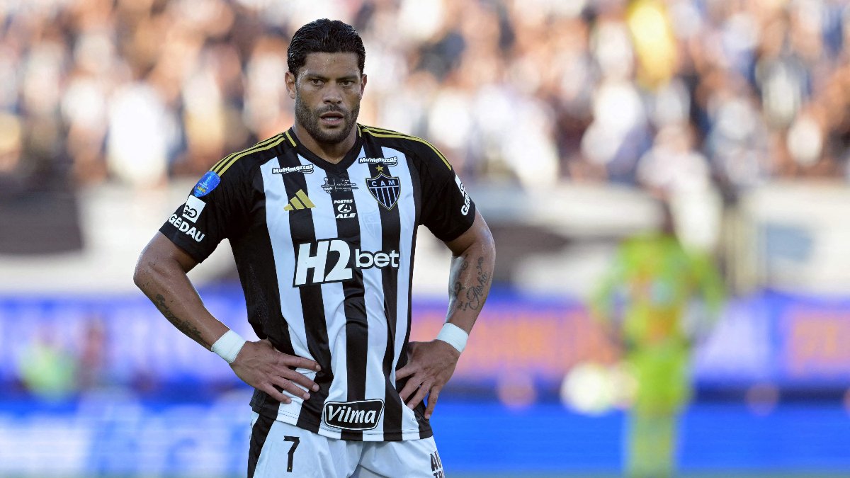 Hulk durante jogo do Atlético (foto: JUAN MABROMATA/AFP)