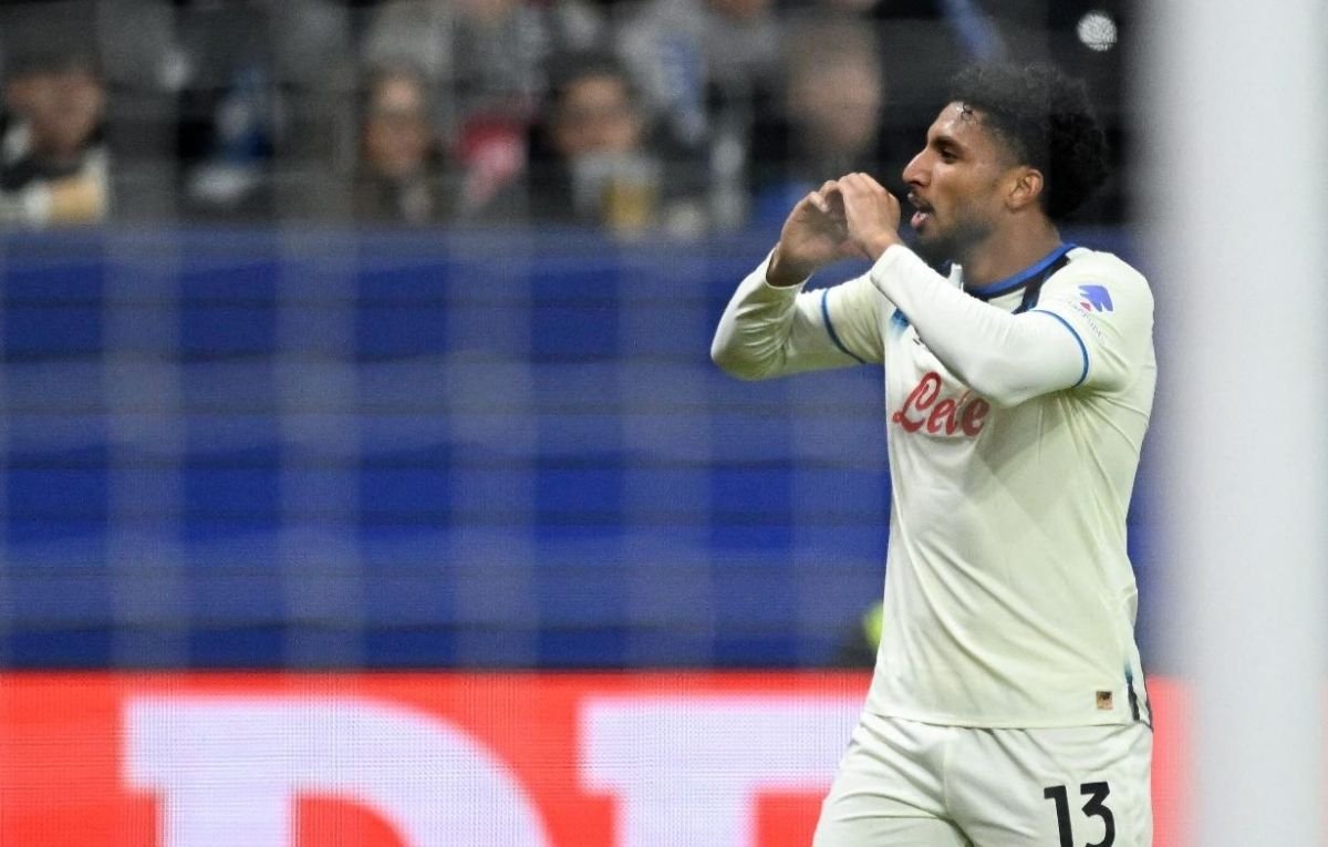 Éderson, meio-campista (foto: Kirill KUDRYAVTSEV / AFP)