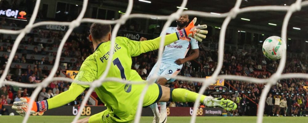 Cria do Cruzeiro se torna o brasileiro com mais gols em uma edição da Premier League