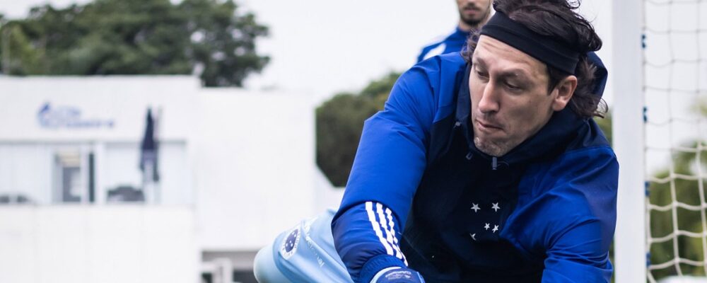 Cruzeiro: Cássio treina e é opção de Tite para duelo contra Atlético