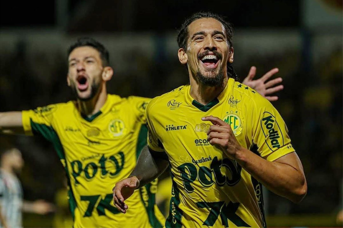 Chico da Costa comemorando gol pelo Mirassol (foto: JP Pinheiro/Agência Mirassol)