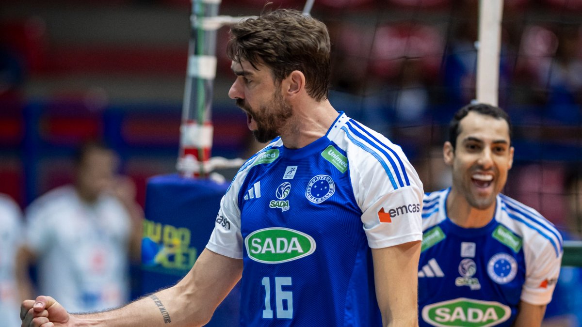 Jogadores do Cruzeiro comemoram durante partida de vôlei (foto: Agência i7/Cruzeiro)
