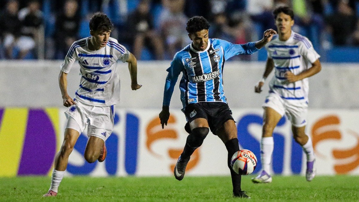 Lance do jogo entre Grêmio e Cruzeiro pela Copinha (foto: ANGELO PIERETTI/GRÊMIO FBPA - 21/12025)