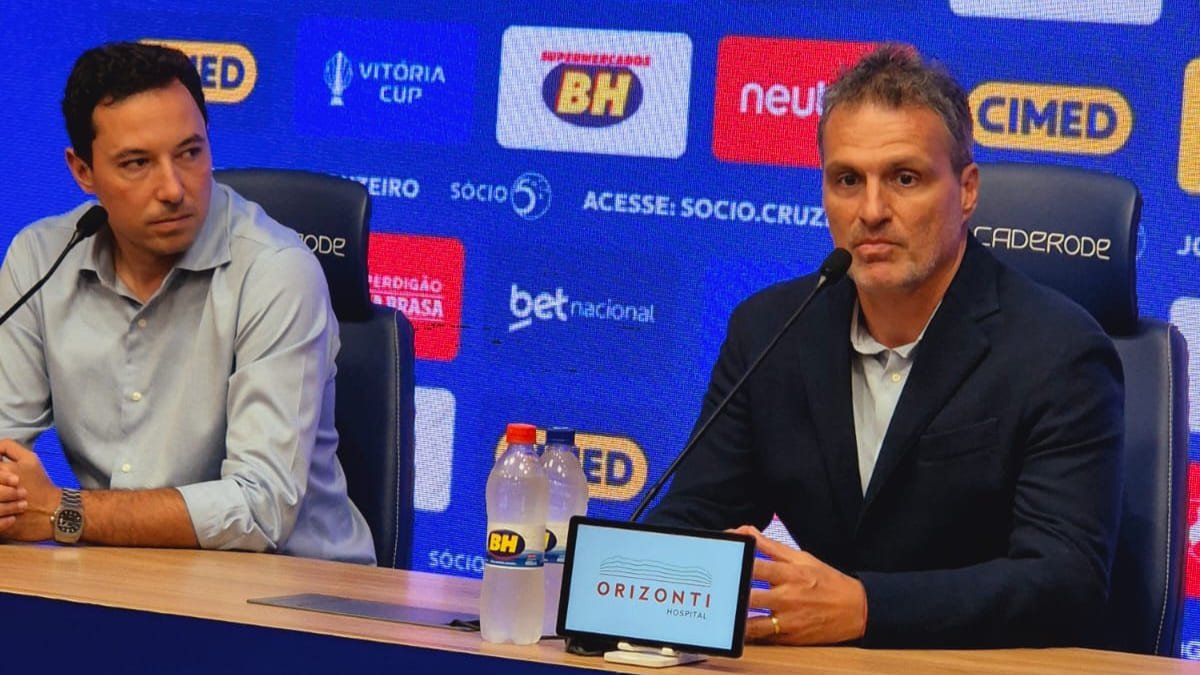 Pedro Junio, vice-presidente do Cruzeiro, e Bruno Spindel, diretor executivo de futebol (foto: Jair Amaral/EM/D.A Press)
