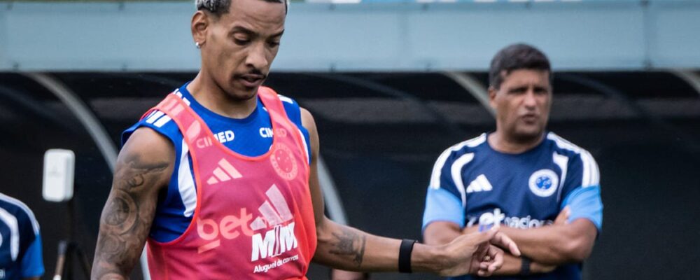 Dirigente do Cruzeiro evita cravar renovação de Matheus Pereira e explica pendências
