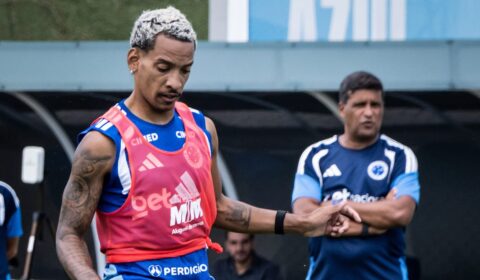 Dirigente do Cruzeiro evita cravar renovação de Matheus Pereira e explica pendências