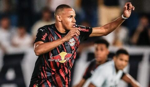 Em possível despedida do Bragantino, Jhon Jhon balança as redes do Corinthians duas vezes no Paulistão