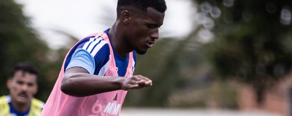 Estratégia de Tite pode favorecer promessa do Cruzeiro; entenda