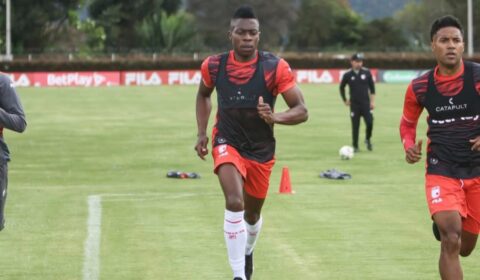 Ex-Cruzeiro é oficializado em time colombiano e disputará a Libertadores