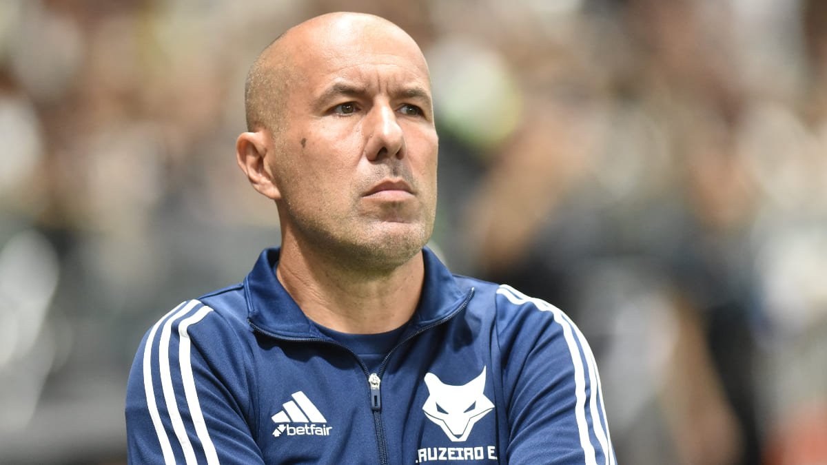 Leonardo Jardim treinou o Cruzeiro entre fevereiro e dezembro de 2025 (foto: Ramon Lisboa/EM/D.A Press)