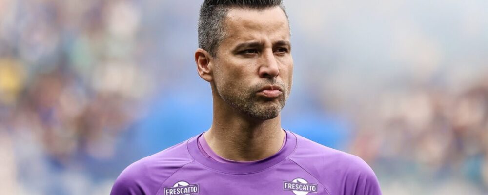 Fábio, do Fluminense, reage a postagem de torcedores do Cruzeiro