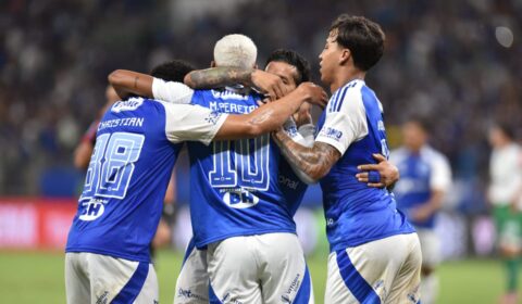 Fifa vê jogador do Cruzeiro apto a disputar vaga na Seleção: ‘Um dos melhores’