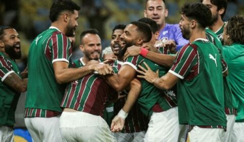 Fluminense vence clássico sob chuva e deixa Flamengo na berlinda no Carioca