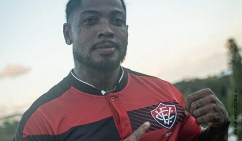 Folclórico atacante é anunciado por clube da Série A após flagra na torcida em clássico