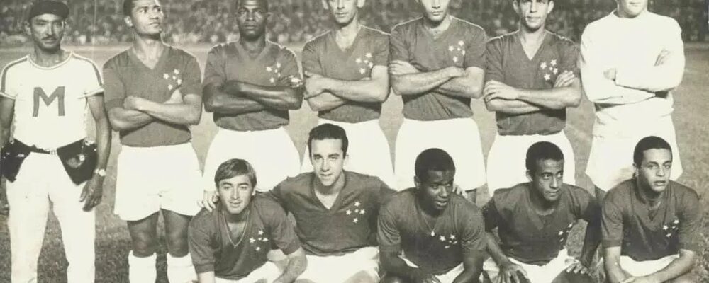 Ídolo do Cruzeiro provoca jornalista: ‘Flamenguista chorão’