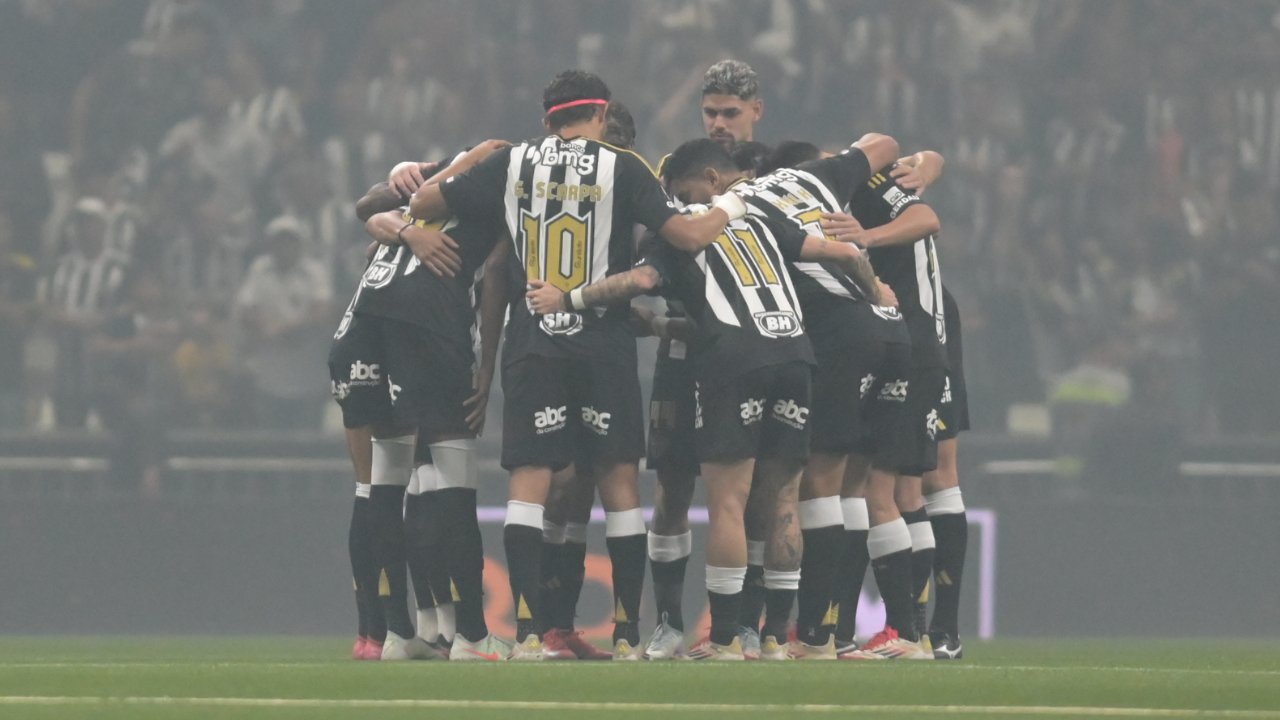 Elenco do Atlético reunido na Arena MRV (foto: Leandro Couri/EM/D.A. Press)