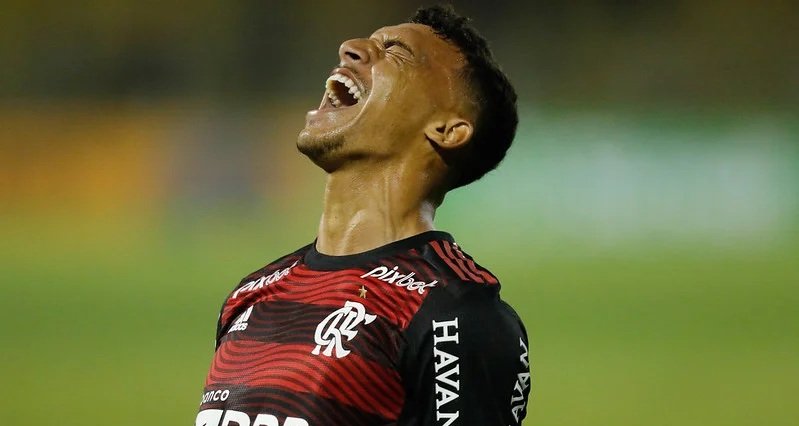 Victor Hugo em ação pelo Flamengo (foto: Gilvan de Souza/Flamengo)