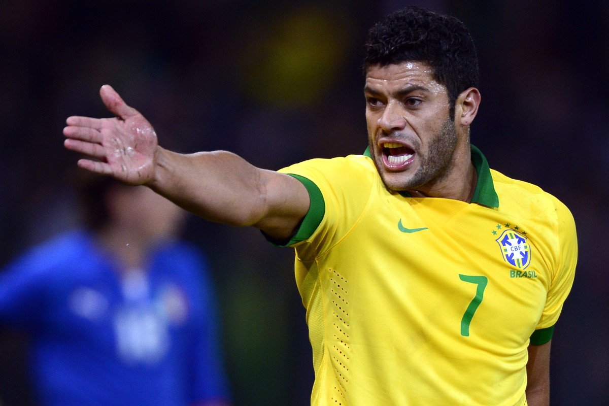 Hulk em ação pela Seleção Brasileira em amistoso contra a Itália, em 2013 (foto: AFP PHOTO / FABRICE COFFRINI)