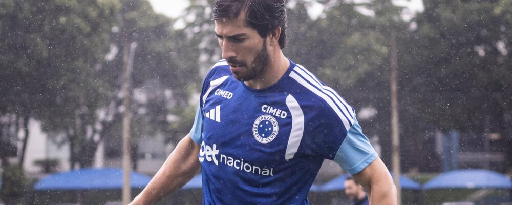Lucas Silva destaca objetivo do Cruzeiro e projeta clássico contra Atlético