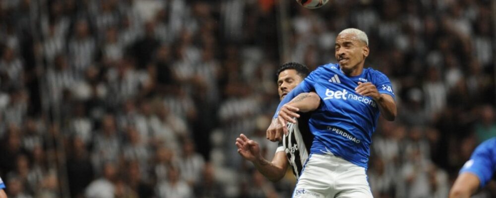 Matheus Pereira sai em defesa de Tite no Cruzeiro e pede mudança de postura