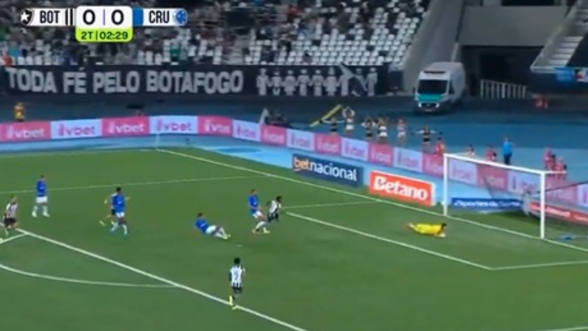 Danilo abriu o placar para o Botafogo na partida contra o Cruzeiro (foto: Reprodução/Amazon Prime)
