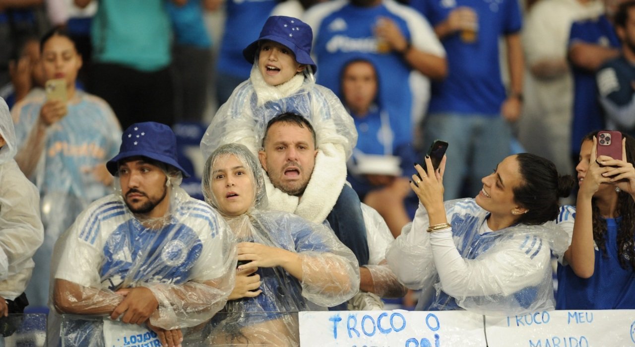 Torcida do Cruzeiro (foto: Alexandre Guzanshe/EM/DA Press)