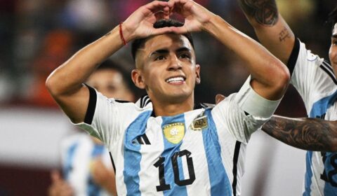 Palmeiras prepara investimento por Almada, mas valor assusta