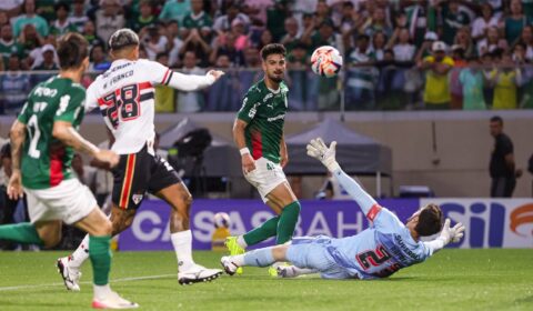 Palmeiras vence clássico no Paulistão e afunda São Paulo na crise