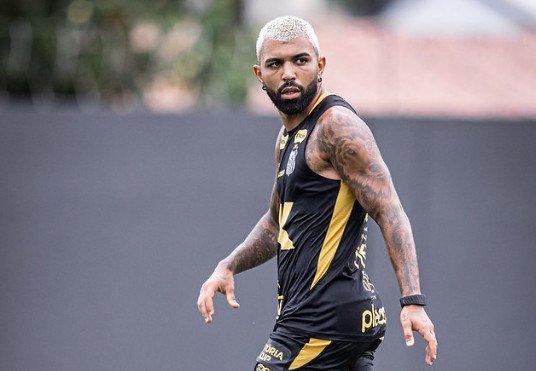 Virou reserva? Gabigol fica no banco no primeiro clássico paulista da temporada