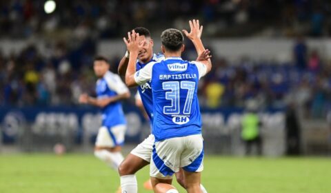Promessa do Cruzeiro celebra estreia como profissional: ‘Sonho realizado’