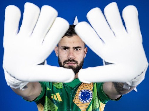 Reencontro com Tite e ‘sombra’ para Cássio: Cruzeiro anuncia novo goleiro