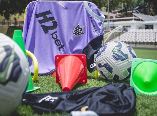 Reforço de seleção: técnico estrangeiro chega para lapidar jovens do Atlético