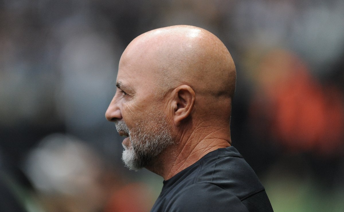 Jorge Sampaoli, técnico do Atlético, antes de clássico contra o Cruzeiro na Arena MRV (foto: Alexandre Guzanshe/EM/D.A. Press)