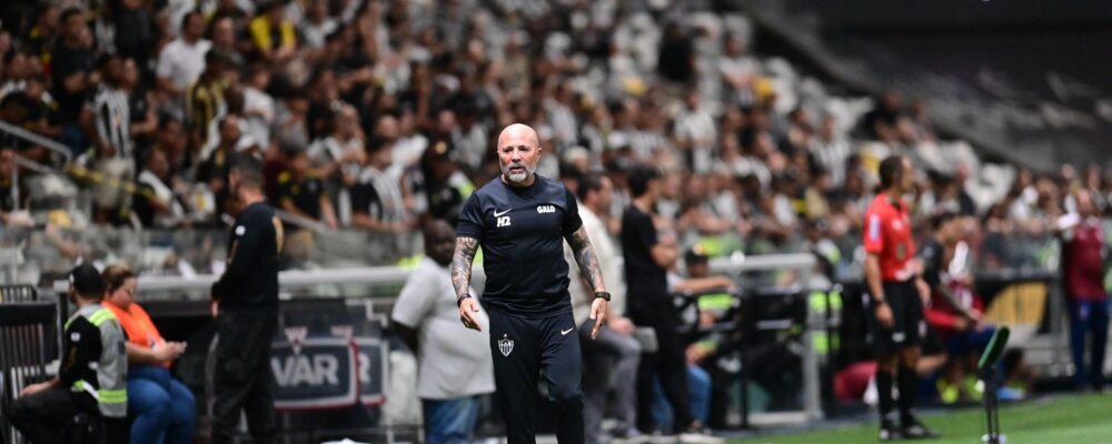 Sampaoli lamenta protesto e vaias de torcedores do Atlético: ‘Não compreendo’