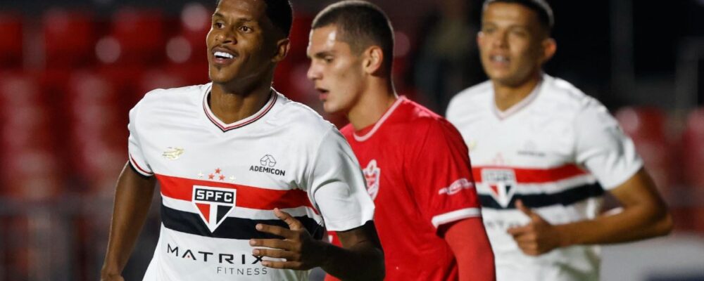 São Paulo goleia Ibrachina e vai enfrentar o Cruzeiro na final da Copinha