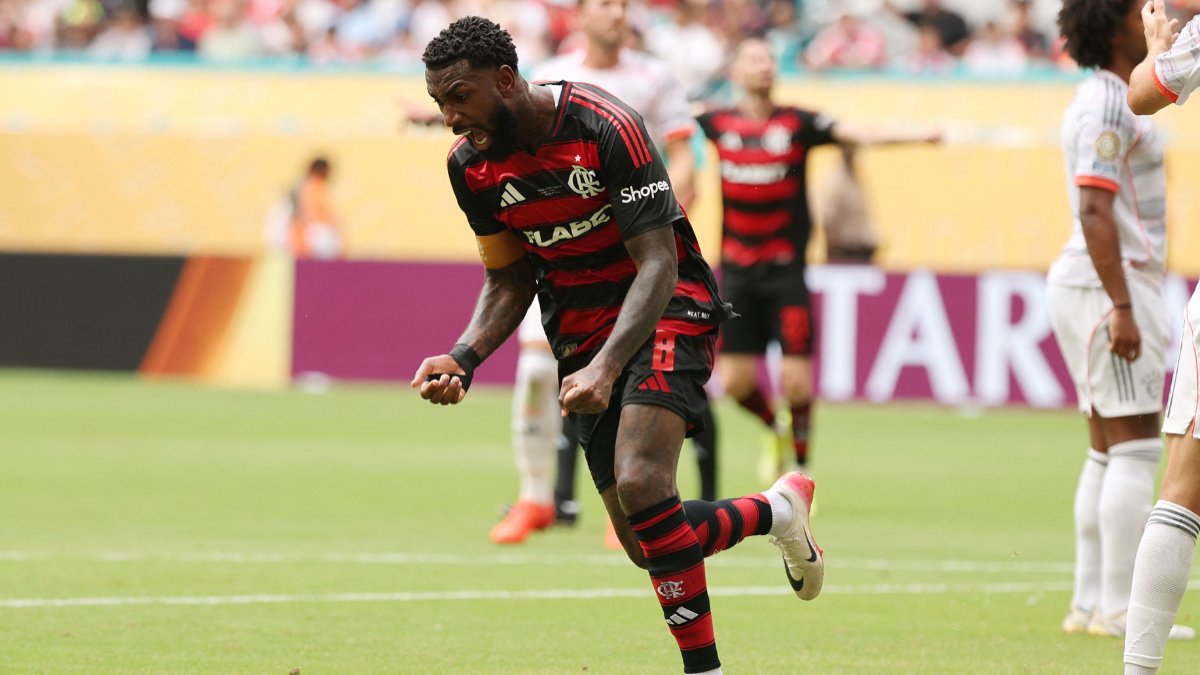 Gerson comemora com a camisa do Flamengo (foto: MICHAEL REAVES/AFP - 29/6/2025)