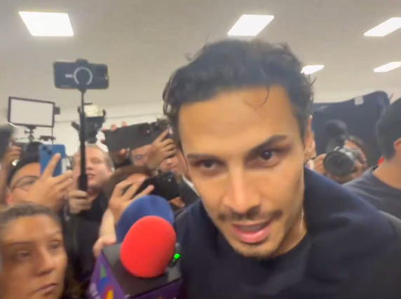 Raphael Veiga na chegada ao México (foto: Reprodução)