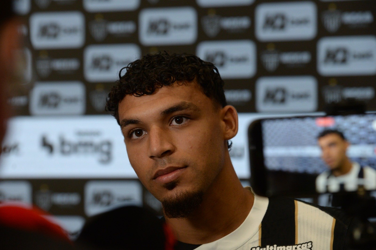 Victor Hugo, novo meio-campista do Atlético (foto: Túlio Santos/EM/D.A. Press)