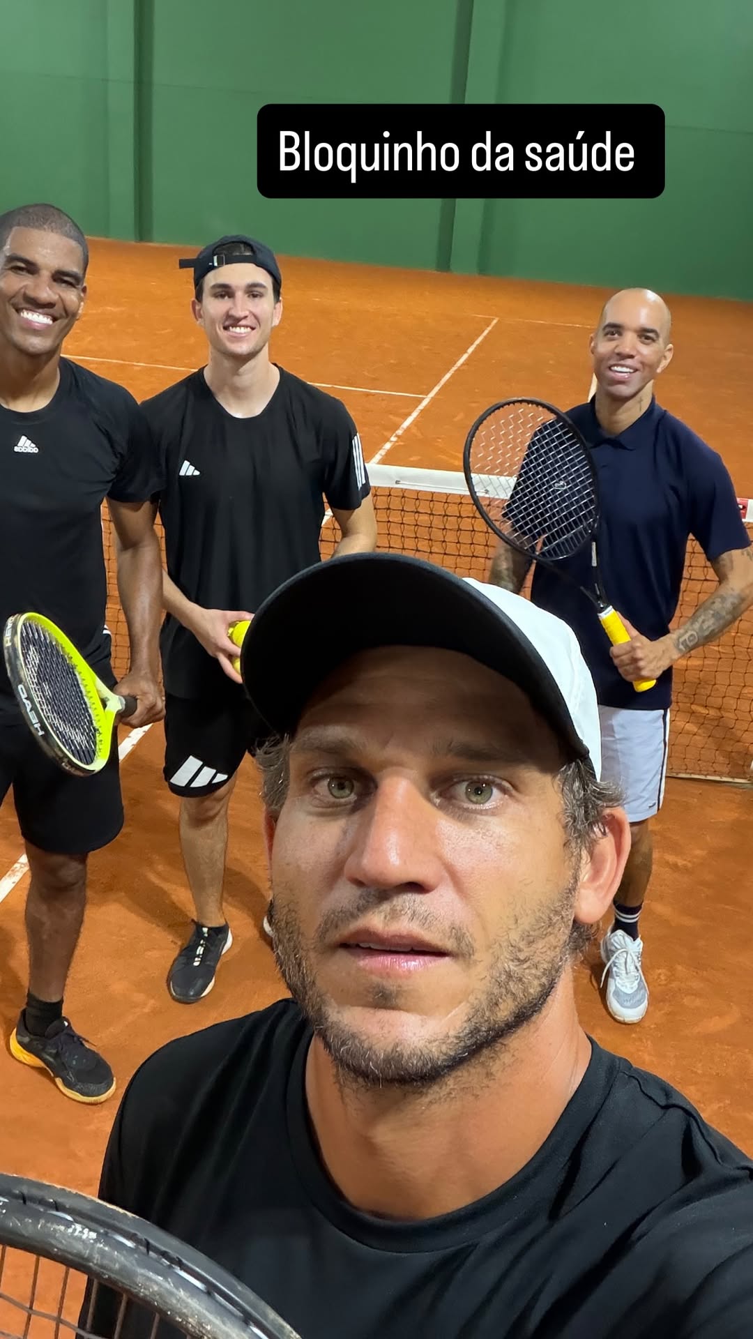 Rafael Moura em quadra de tênis com Leonardo Silva e Diego Tardelli, ídolos do Atlético - (foto: Reprodução/Instagram/Rafael Moura)