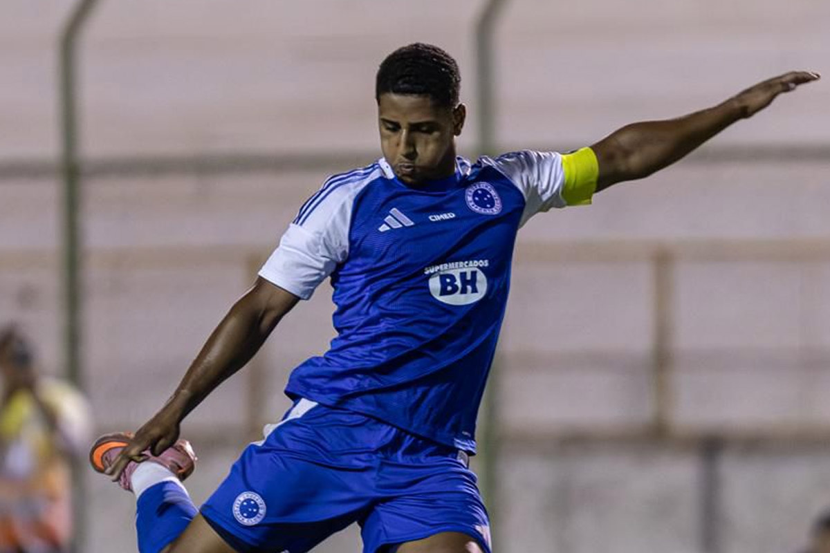 Fernando, atacante do Cruzeiro, em jogo da Copinha 2026 - (foto: Rainier Moura/Cruzeiro)