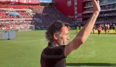 Acertado com o Atlético, Domínguez chora em despedida do Estudiantes