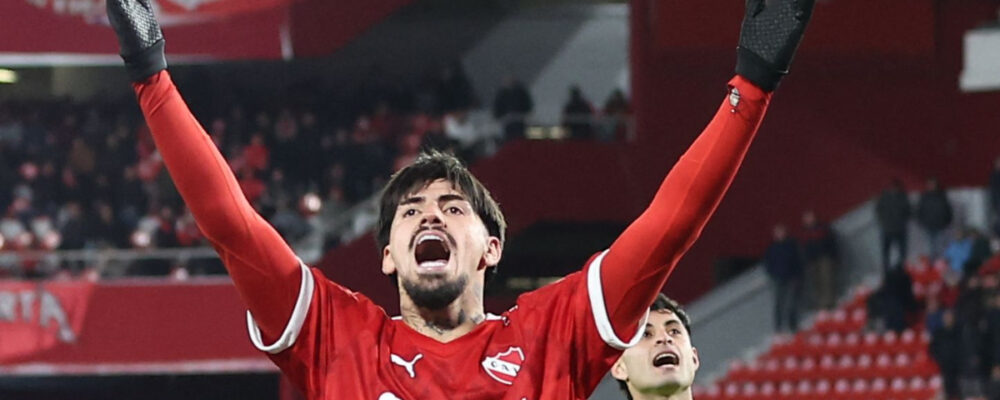 Alvo do Atlético se desentende com técnico e pode ficar fora de jogo, diz rádio argentina