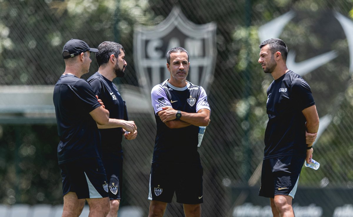 Atlético estabeleceu comissão técnica com profissionais da base, liderada pelo auxiliar fixo Lucas Gonçalves, para jogo contra o Itabirito (foto: Pedro Souza/Atlético)