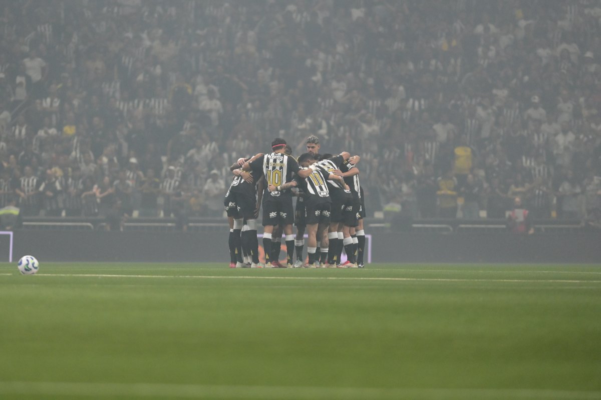 Jogadores do Atlético reunidos antes de jogo na Arena MRV (foto: Leandro Couri/EM/D.A. Press)
