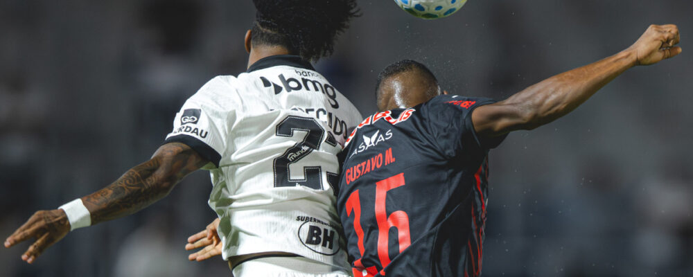 Atlético volta a ter defesa vazada e deixa seleto grupo em 2026