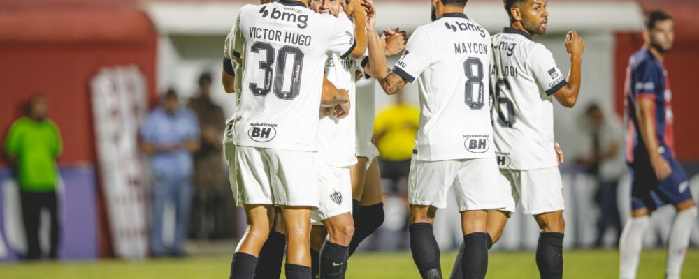 Auxiliar do Atlético cita Sampaoli e diz como motivou jogadores para ‘decisão’